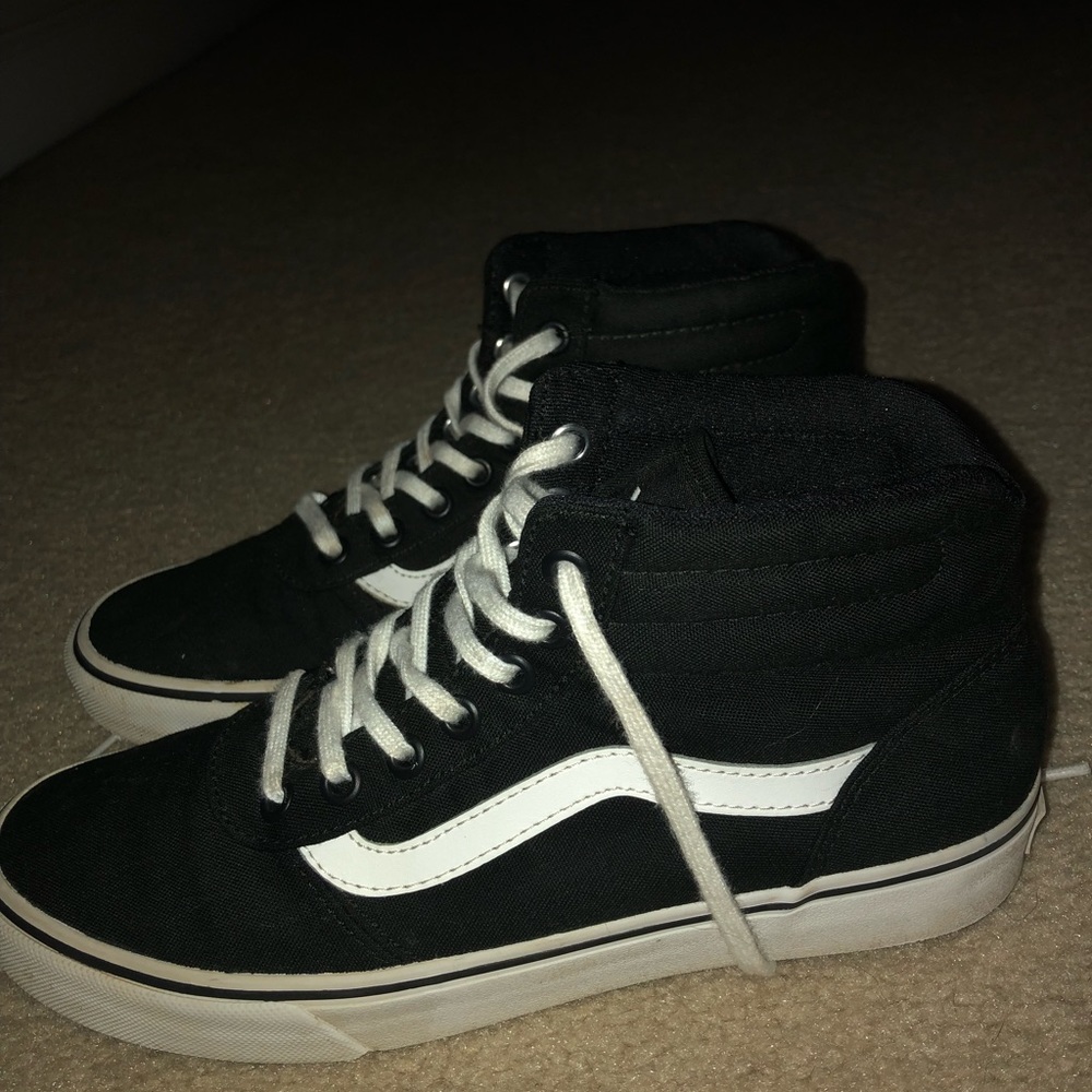 Black Vans High Tops Sk8-Hi